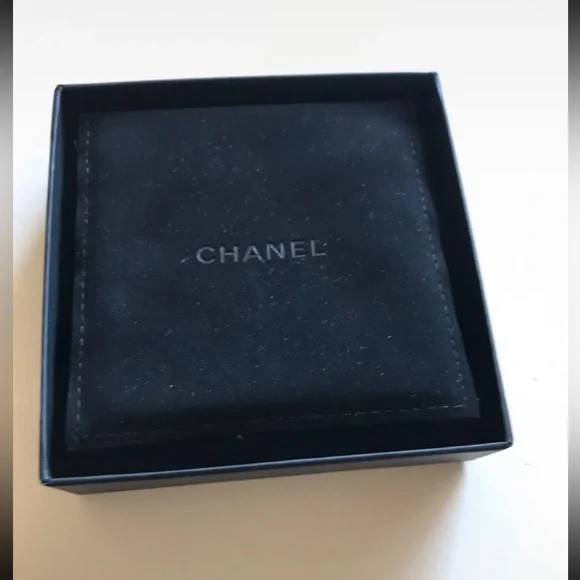 Chanel Gold-tone Chain Bracelet with Pink Crystal & Pearl Charm-NWOT-adjustable - Picture 10 of 10